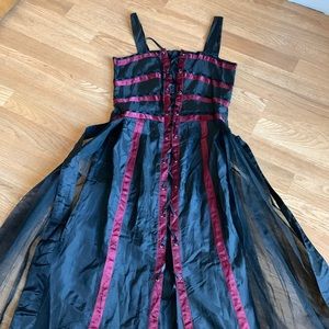 🖤SOLD🖤 Vintage Funhouse NYC black/burgundy gothic romance gown. Size small.
